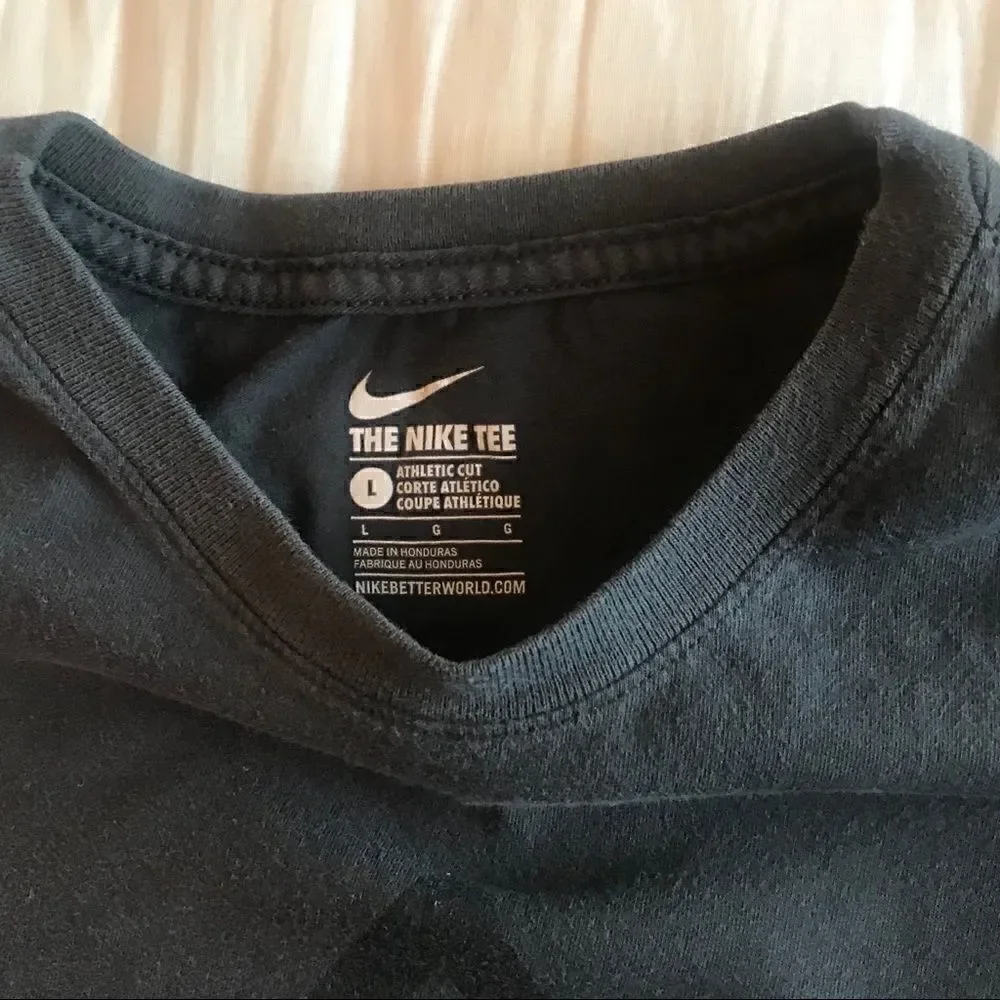 Nike black graphics T-shirt size YLG